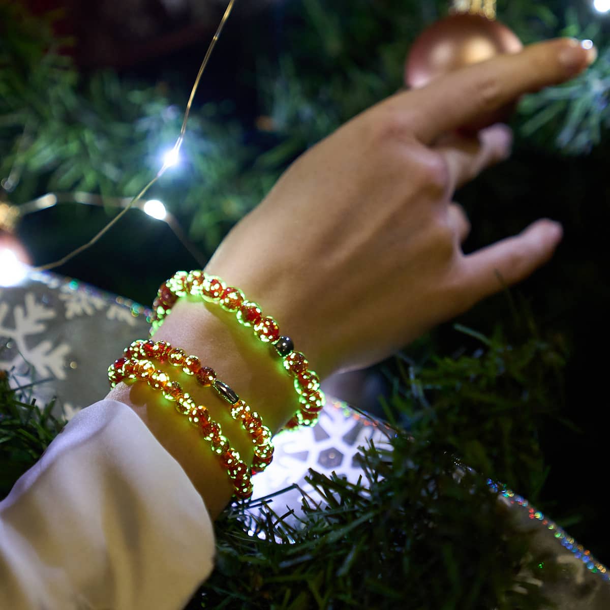 Crimson | Silver | Firefly Glass Macrame Bracelet - Image 9