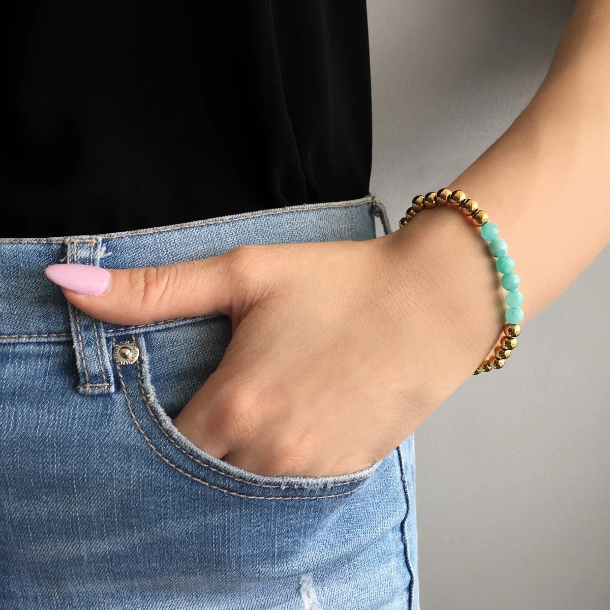 Cheerful | 18k Gold | Aquamarine Jade | Gemstone Expression Bracelet - Image 4